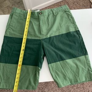 Volcom Shorts Size 34
